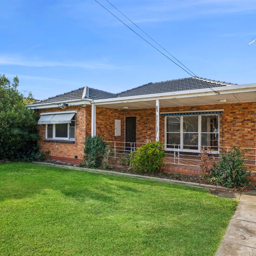 54 Marlborough Street, Bentleigh East VIC 3165 - House For Rent | Domain - Photo 1