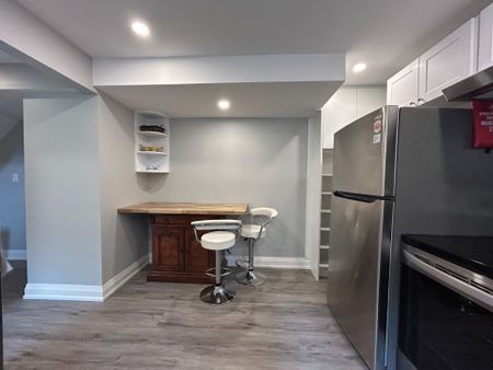 For Lease - 4258 LONGMOOR Avenue Unit# LOWER, Burlington, Ontario - Photo 2