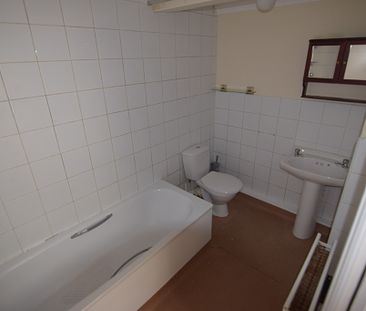 To Let 1 Bed Ground Floor Flat - Photo 2