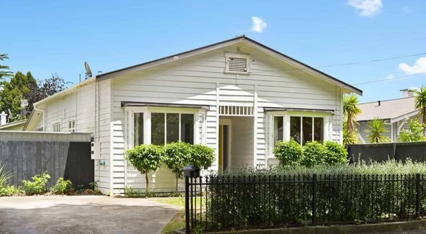 Claudelands Convenience – Four Bedrooms, Great Value - Photo 1