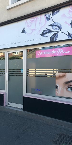 2 Locaux avec vitrine - Photo 1