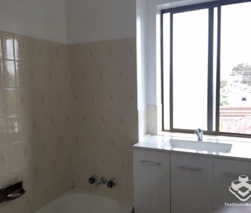 Stunning Unit in Indooroopilly Hot Spot - Photo 1