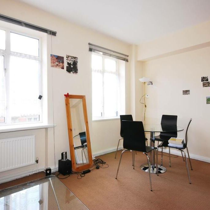 2 bedroom flat to rent - Photo 1