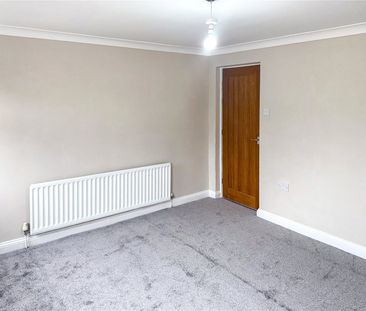 4 Bedroom End Of Terrace - Photo 2