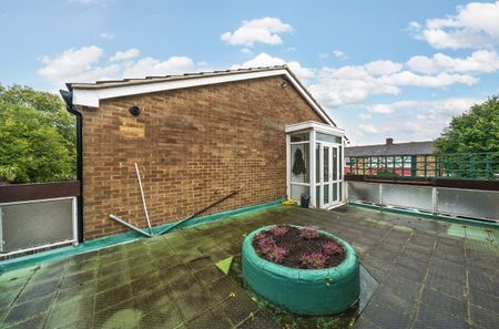 Summerly Street, London, SW18 - Photo 2