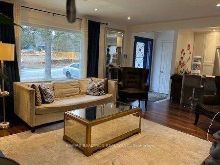 For Lease - 208 Mill Street, Richmond Hill, Ontario - Photo 3