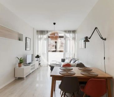 Piso de alquiler en Carrer de Martí, Vila de Gràcia - Photo 2