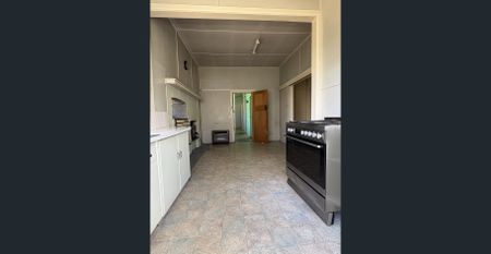 THREE BEDROOM COTTAGE STYLE HOME - Photo 5