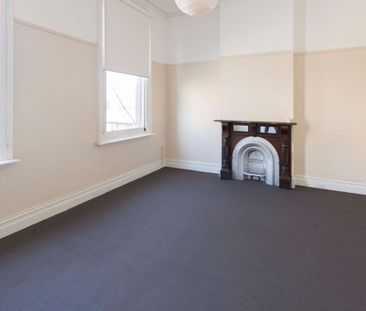 Charming Two-Bedroom Unit in the Heart of Brunswick - Photo 2