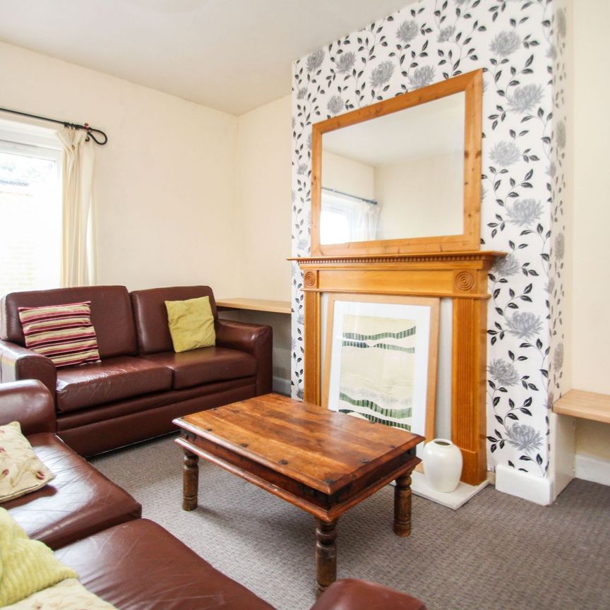 Shelbourne Road, Bournemouth, BH8 - Photo 1