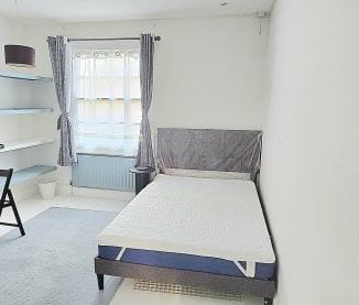 Southbury Road, Enfield EN1 1YF, Property for rent - Photo 3
