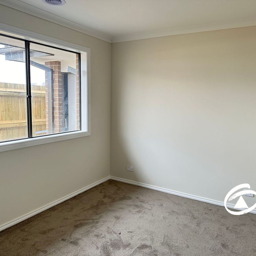 10 Blue Lily Circuit, 3977, Junction Village Vic - Photo 1