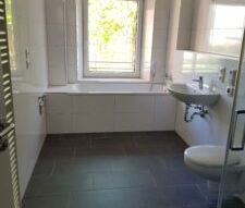 Schillerstr. 8, Wohnung 1 ~~~ Balkon, Maisonette, Tageslichtbad mit... - Photo 4