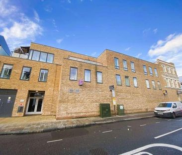 Tournay Road Fullham, London, SW6 - Photo 1