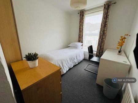 4 bedroom terraced house to rent - Photo 5