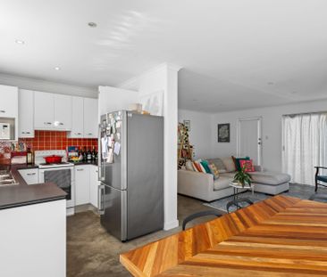 Stylish 2-Bedroom Oasis in Prime Location - A Hidden Gem - Photo 1