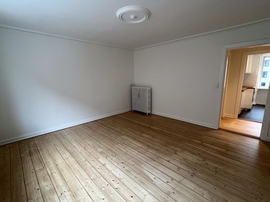 Nyistandsat 2-værelses lejlighed i roligt område tæt på byen - Photo 1
