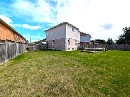 For Lease - 18 Tudor Crescent, Barrie, Ontario - Photo 5