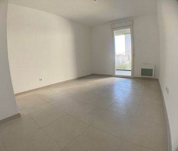 APPARTEMENT T2 RECENT TERRASSE ET PARKING, - Photo 3