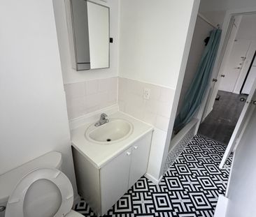 For Lease - 968 Bathurst Street Unit# 2, Toronto, Ontario - Photo 5