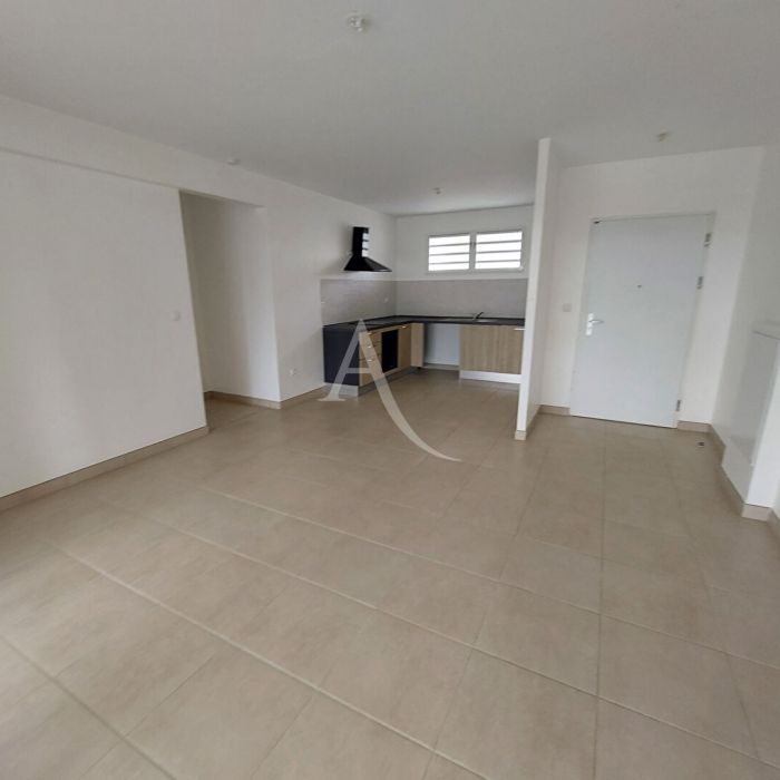 Location Appartement 53.25m² 2 pièces Fort de france - Photo 1