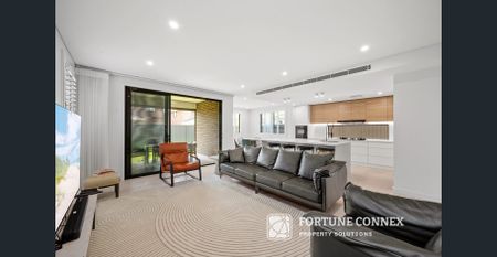 Contemporary Family Living in a Prime Location - Photo 3