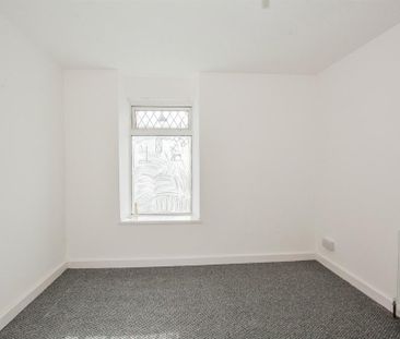 2 bedroom property to rent - Photo 1