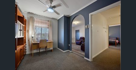 Well maintened and low maintenance for rent - Photo 2