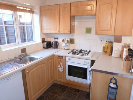 2 bedroom end of terrace house to rent - Photo 4