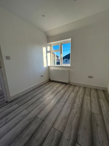 3 Bed End Terrace, Bournbrook Road, SE3 - Photo 5