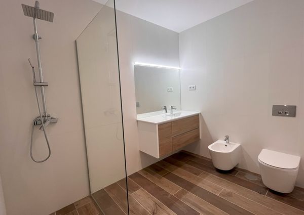 Apartamento T2 com Terraço no Centro do Porto