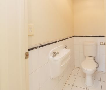 4-BEDROOM IN EAST TAMAKI - Photo 2