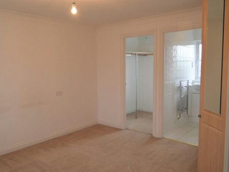 Town house to rent on - Photo 3