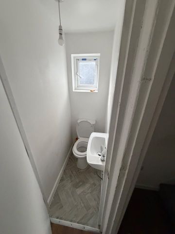 2 Bed Flat, Walthamstow, E17 - Photo 5