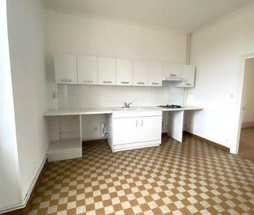 A LOUER un appartement type F2 de 71,20m² au 1er étage sans ascense... - Photo 5