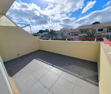 Fully refurbished top floor apartment located in Palma Nova close t... - Photo 5