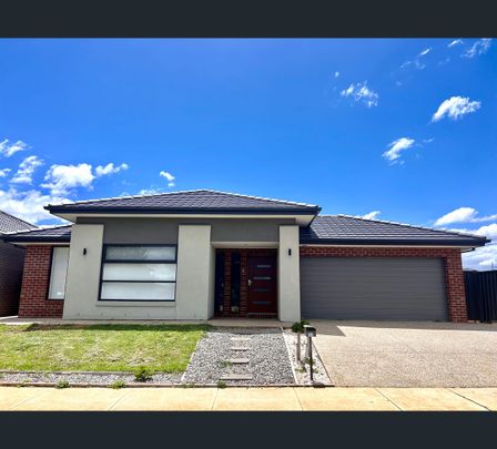 44 Coltan Avenue, Cobblebank, Vic 3338 - Photo 1