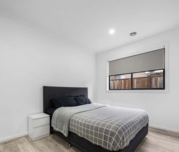 Stunning and Modern 4-Bedroom Home in Heart of Mickleham - Photo 5