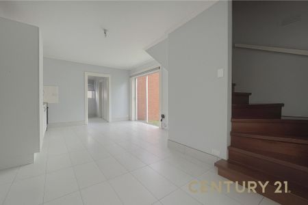 Private & Peaceful Living in a Prime Dandenong Location - Photo 3