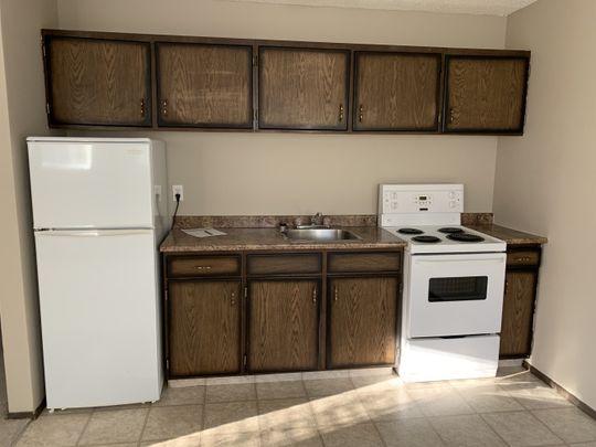 Studio Apartment in Riverside Meadows! - Photo 1