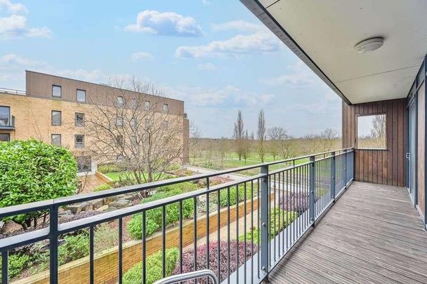 Meadowside, Kidbrooke, SE9 - Photo 1