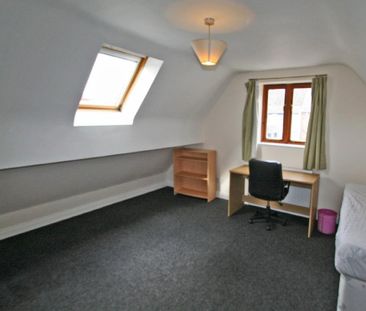 4 bedroom detached house to rent - Photo 4