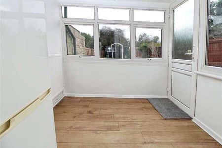 Malvern Road, Hornchurch, RM11 - Photo 2