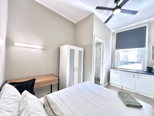Ensuite Room for Rent in the Heart of Oxford Street - Photo 1