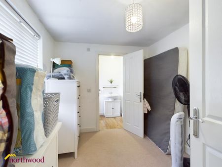 3 bedroom semi-detached house to rent - Photo 5