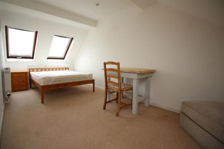 4 bedroom terraced house to rent - Photo 5