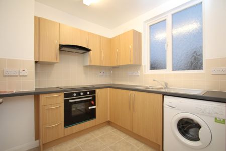 2 Double Bed Maisonette – Surbiton (Alexandra Drive, KT5) - Photo 3