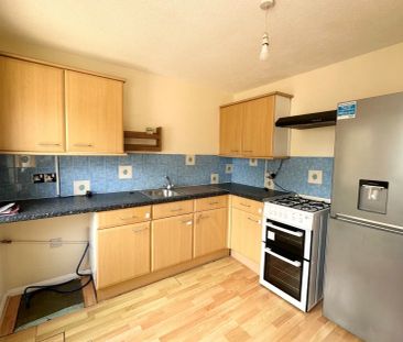 Hulbert Close, CORSHAM - Photo 3