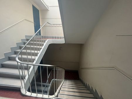 Paris 8 - Rue de Ponthieu - Studio à louer meublé - Photo 4
