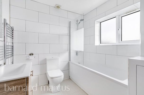 Crescent Way - Photo 1